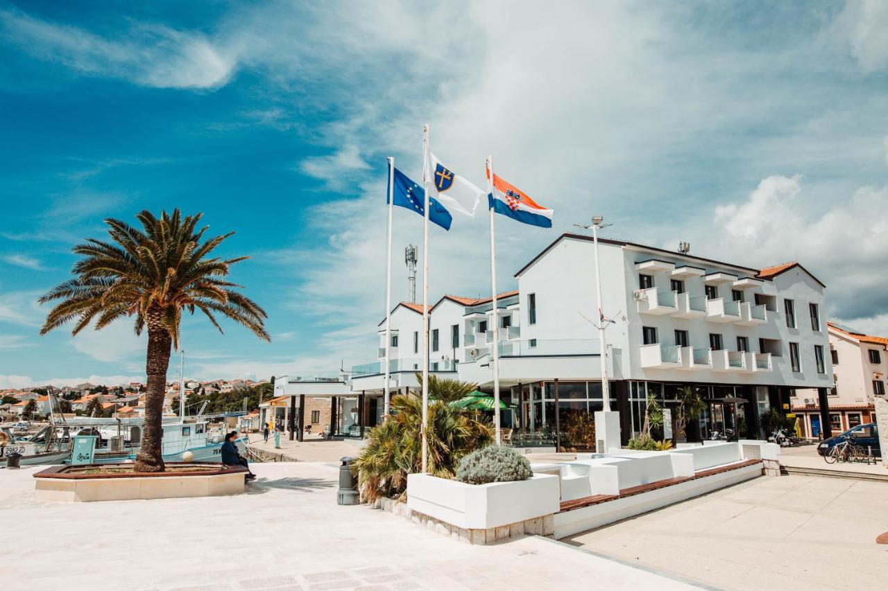 The Loza - Seaside Festival Hotel